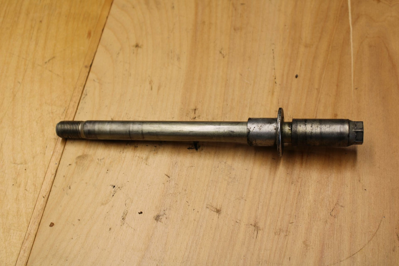 97-04 SUZUKI MARAUDER 800 FRONT WHEEL RIM AXLE PIVOT BOLT BB312