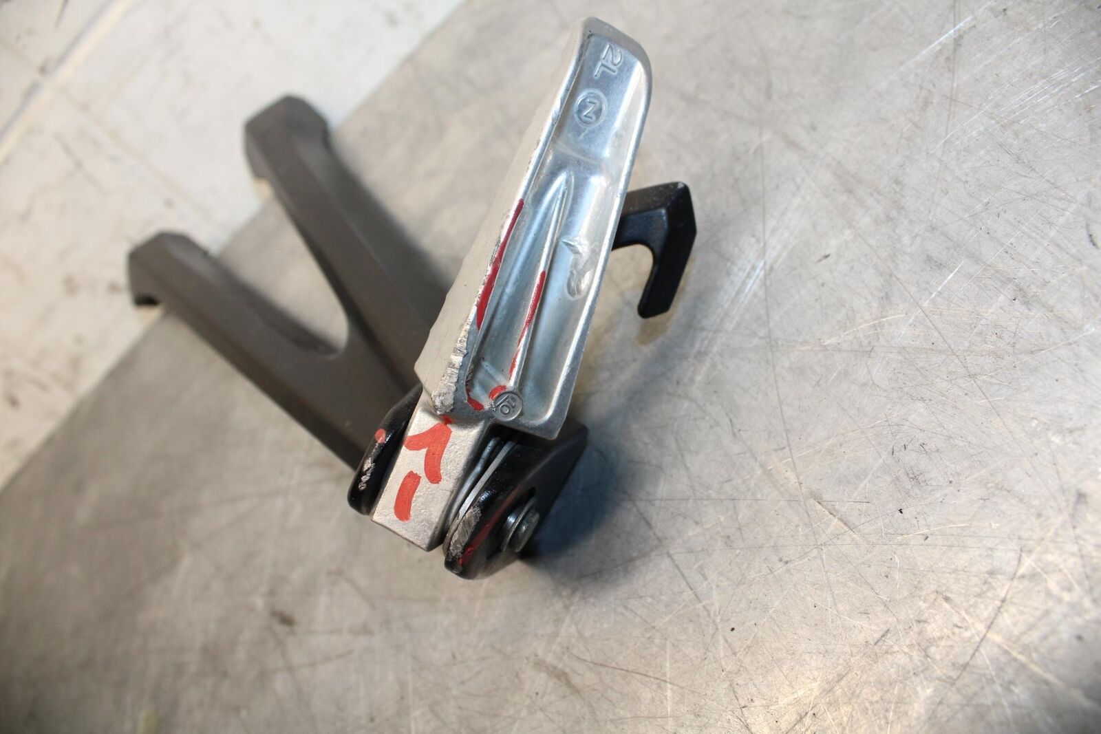 11-21 SUZUKI GSXR750 LEFT REAR BACK PASSENGER PEG 43700-14J00 BB486