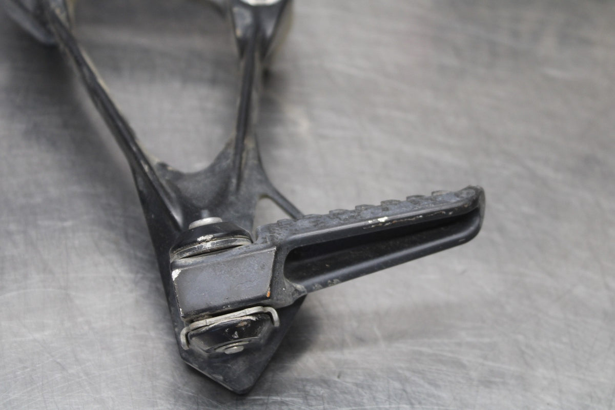 08 KAWASAKI ZX6R REAR BACK PASSENGER PEG SET PAIR BB896