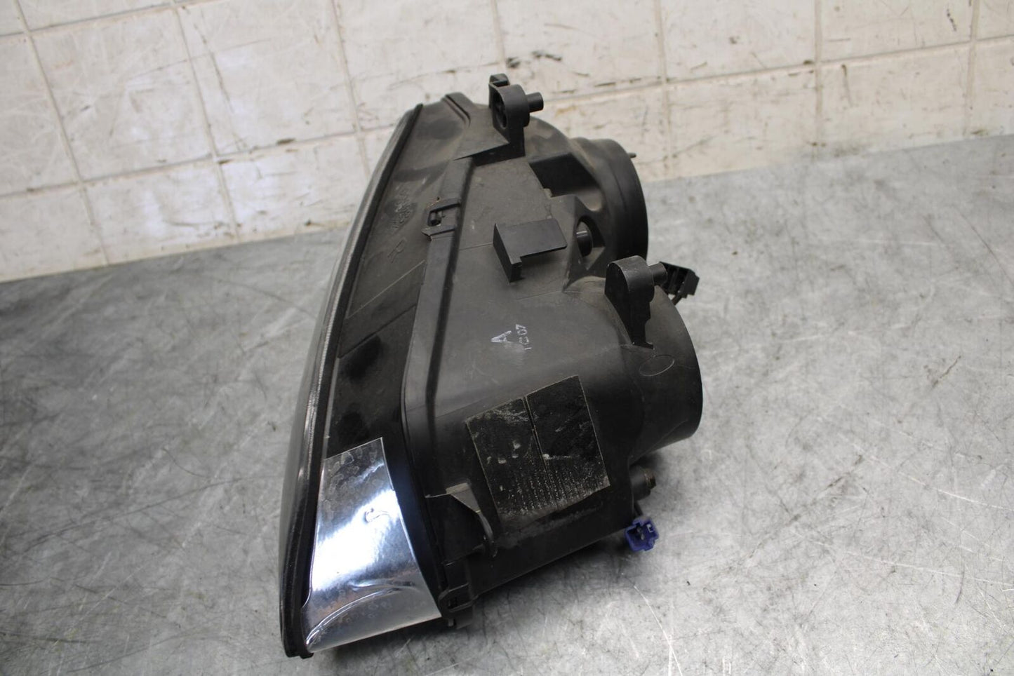 2005 Yamaha YZF R1 FRONT RIGHT HEADLIGHT HEAD LIGHT LAMP 5VY-84303-50-00 BB50