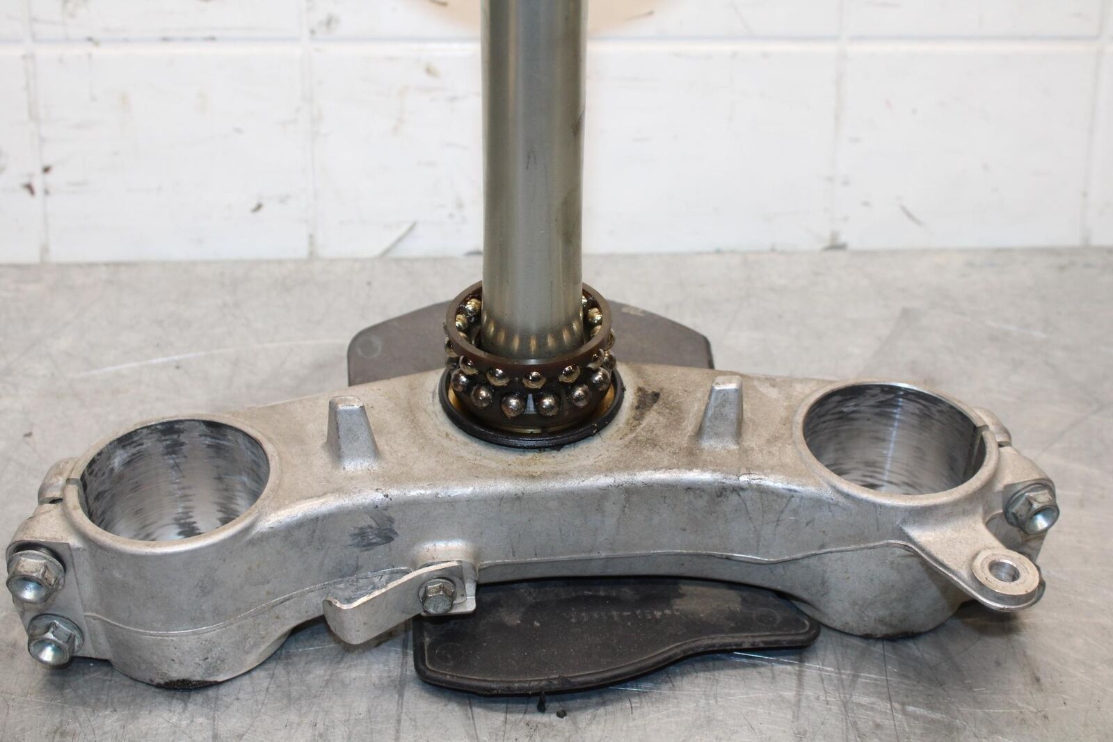 06-07 SUZUKI GSXR600 FRONT FORKS CLAMP LOWER TRIPLE TREE STEM BB447