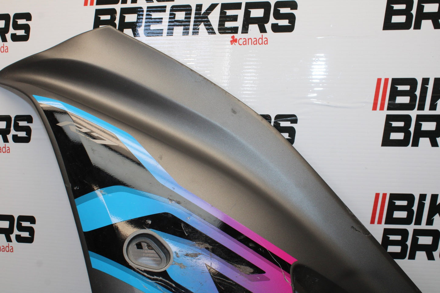 22-25 YAMAHA YZF R7 LEFT MID UPPER SIDE FAIRING COWL BB182