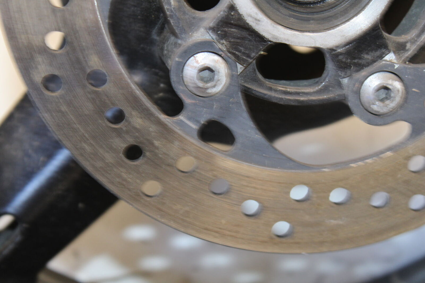 05-06 SUZUKI GSXR1000 REAR WHEEL BACK RIM BB677