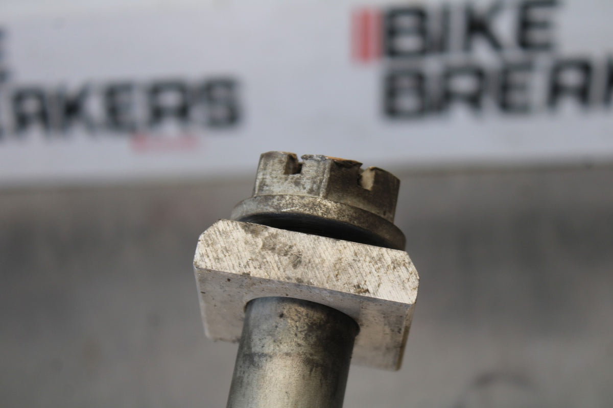 97-00 SUZUKI GSXR600 SRAD REAR AXLE BACK WHEEL RIM PIVOT BOLT AXEL BB921