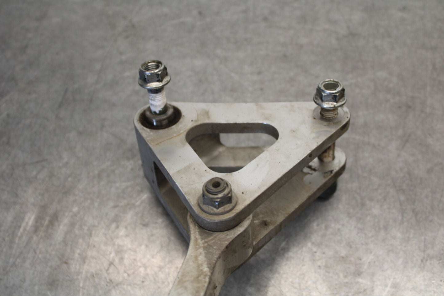 07-08 YAMAHA YZF R1 REAR DOGBONE SHOCK LINKAGE LINK BB675