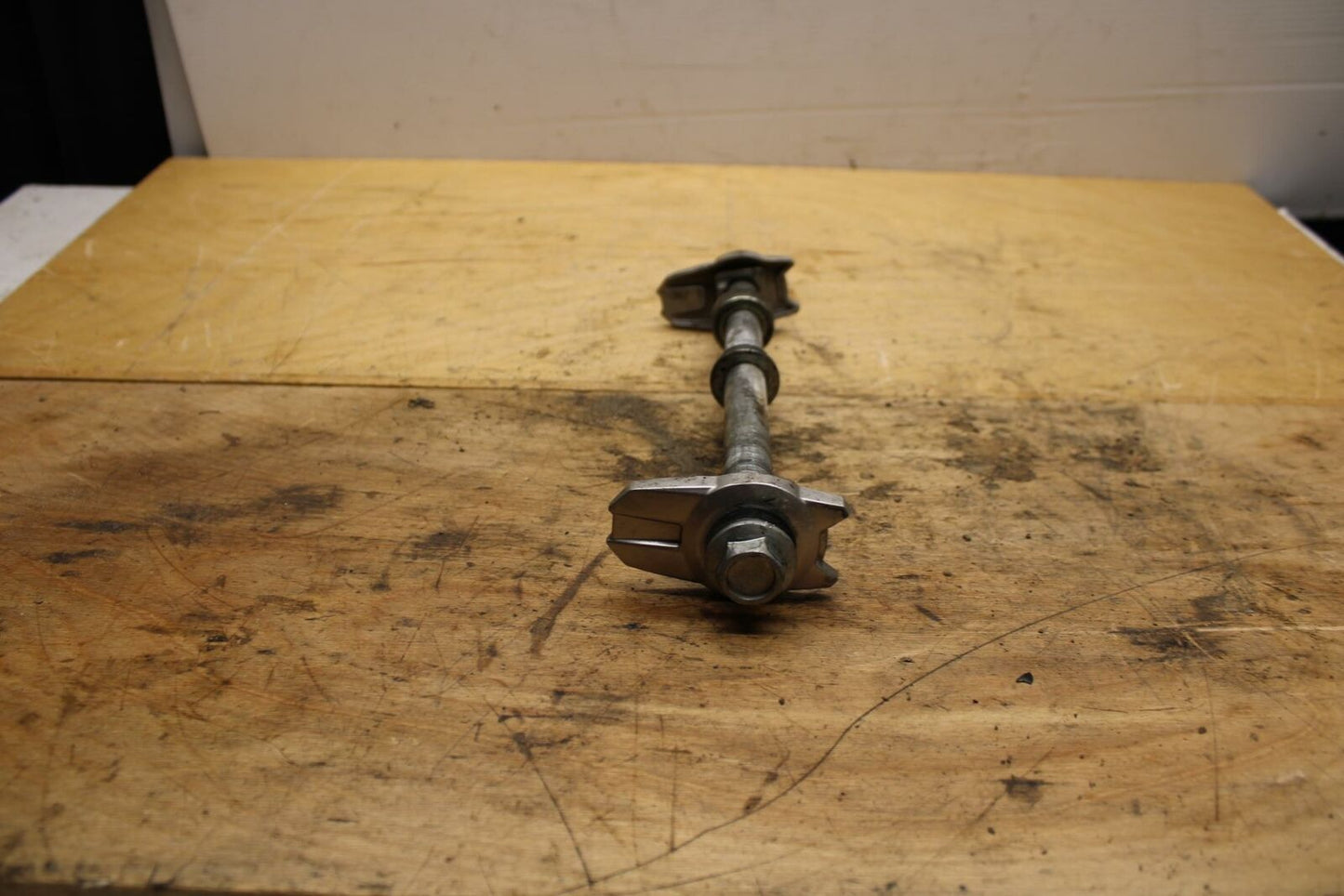 09-10 KAWASAKI ER-6N REAR AXLE BACK WHEEL RIM PIVOT BOLT AXEL BB325