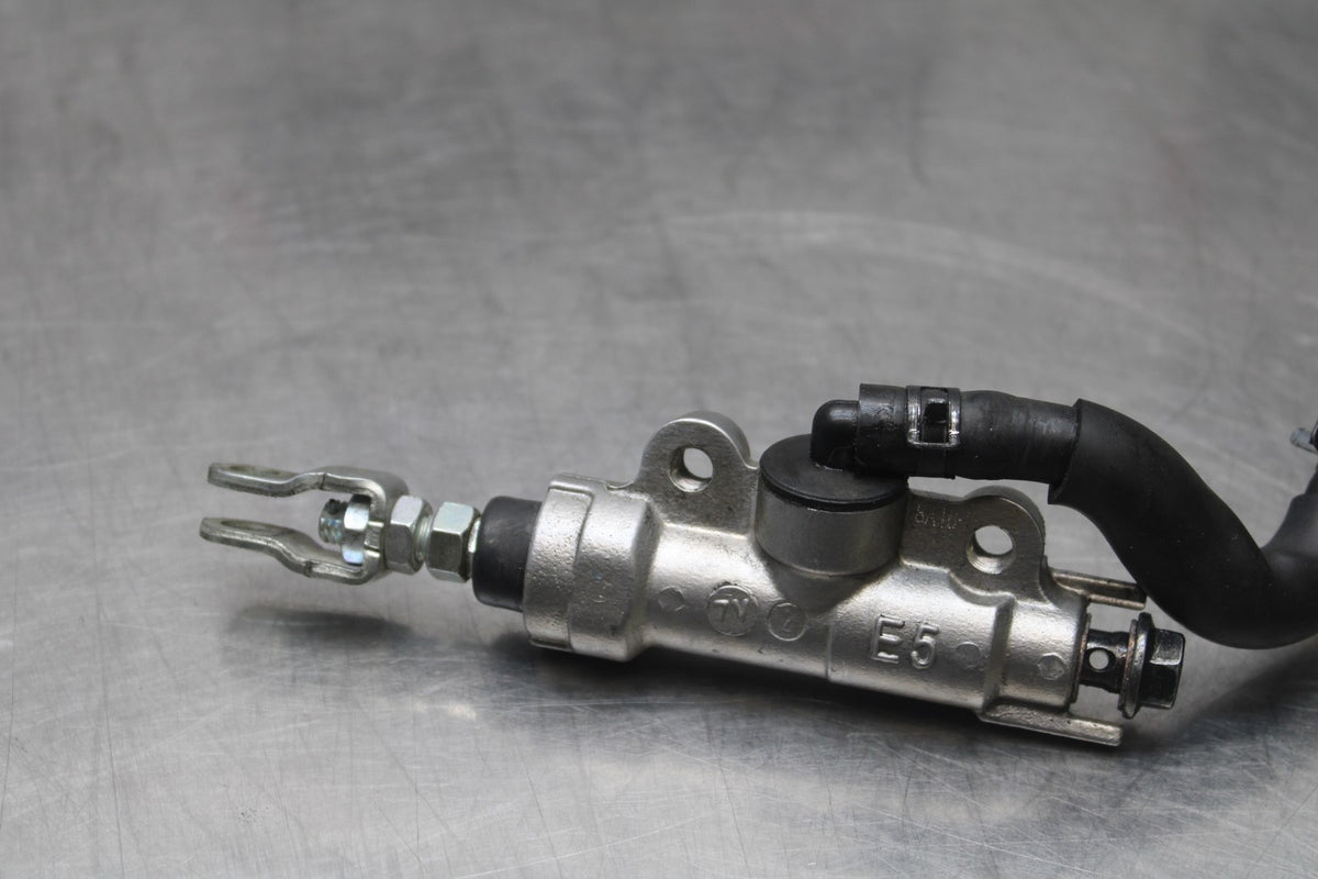 17-18 YAMAHA YZF R3 REAR BACK BRAKE MASTER CYLINDER W RESERVOIR BB788