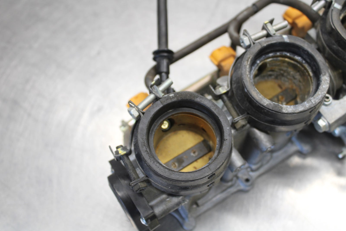 05-06 HONDA CBR600RR MAIN FUEL INJECTORS / THROTTLE BODIES BB893