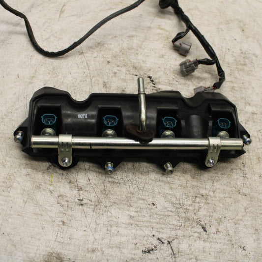 08 YAMAHA YZF R6 2c0 SECONDARY FUEL INJECTORS TOP AIRBOX GAS RAIL BB365