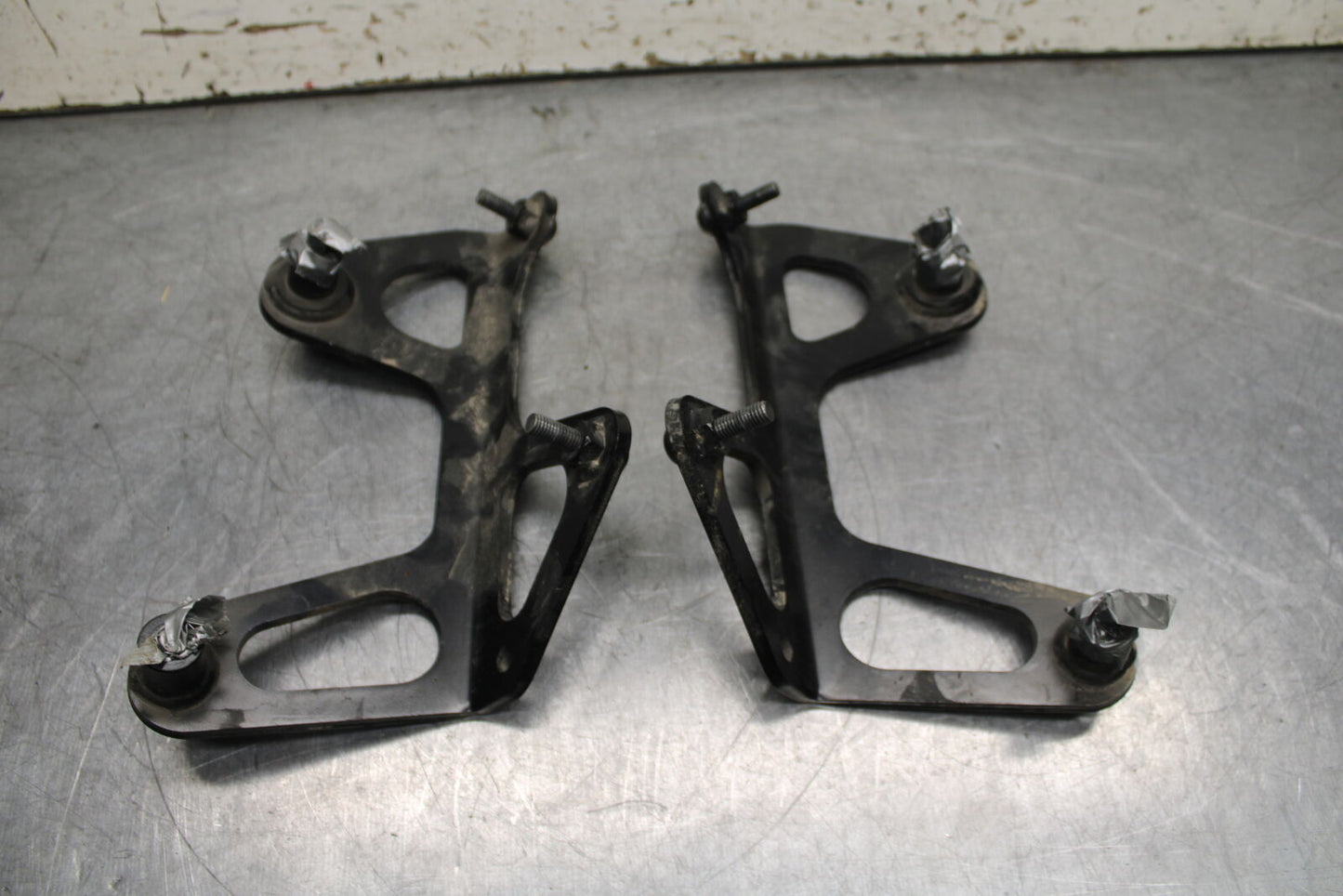 14 HONDA CTX1300A SADDLEBAG CASE MOUNTING BRACKET MOUNT BB732
