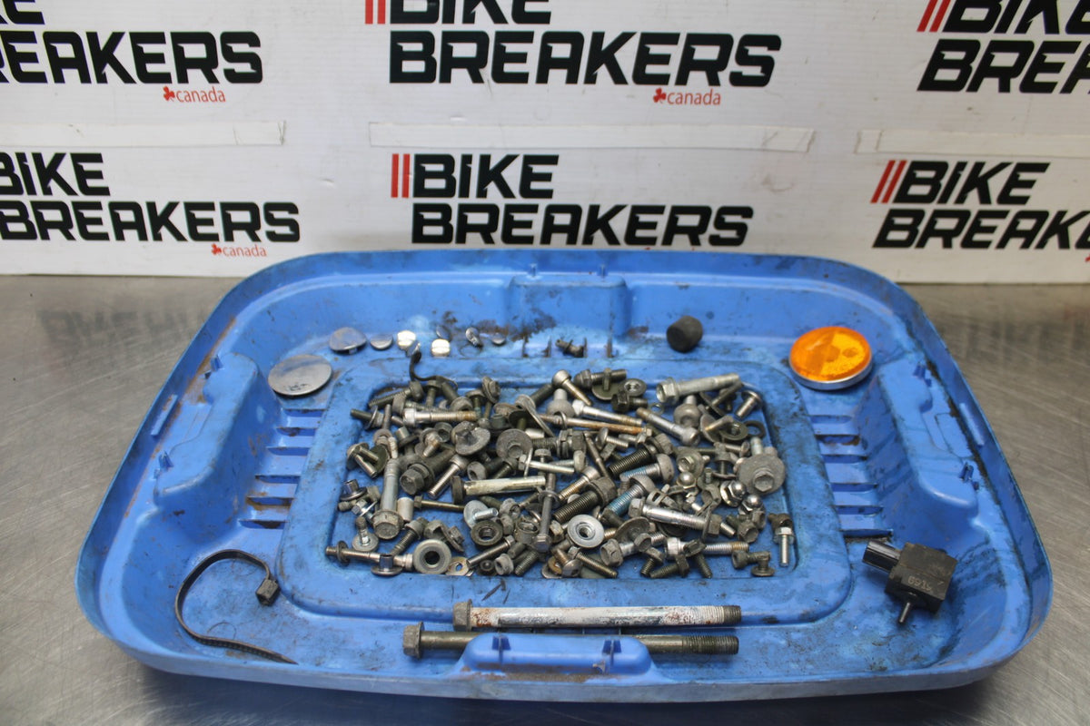 05-09 SUZUKI BOULEVARD C90 MOUNTING BOLTS HARDWARE SCREWS BB918