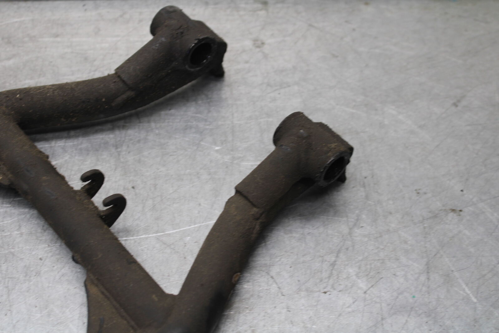 85-86 SUZUKI MADURA 1200 CENTER MAIN STAND  BB691