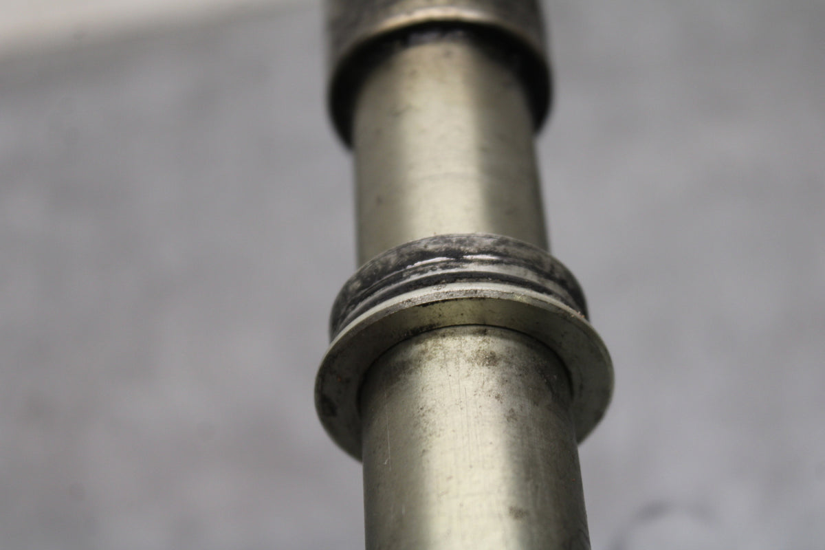 08-10 SUZUKI GSXR750 FRONT WHEEL RIM AXLE PIVOT BOLT BB127