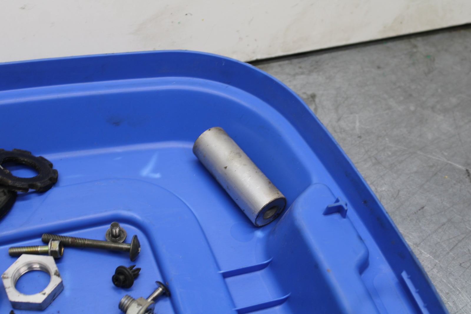 00-02 KAWASAKI NINJA ZX6R MOUNTING BOLTS HARDWARE MOTOR SCREWS BB750