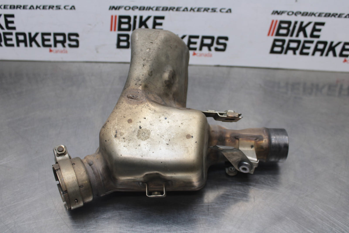 13-18 KAWASAKI NINJA ZX6R EXHAUST MIDPIPE MID MIDDLE PIPE BB735
