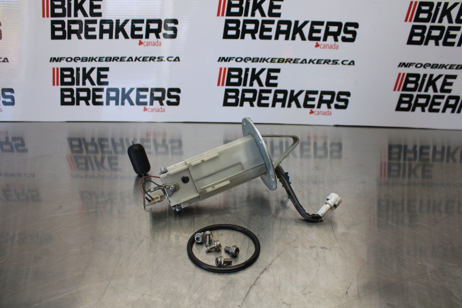 11 SUZUKI GSXR1000 FUEL PUMP GAS PETROL SENDER UNIT BB142
