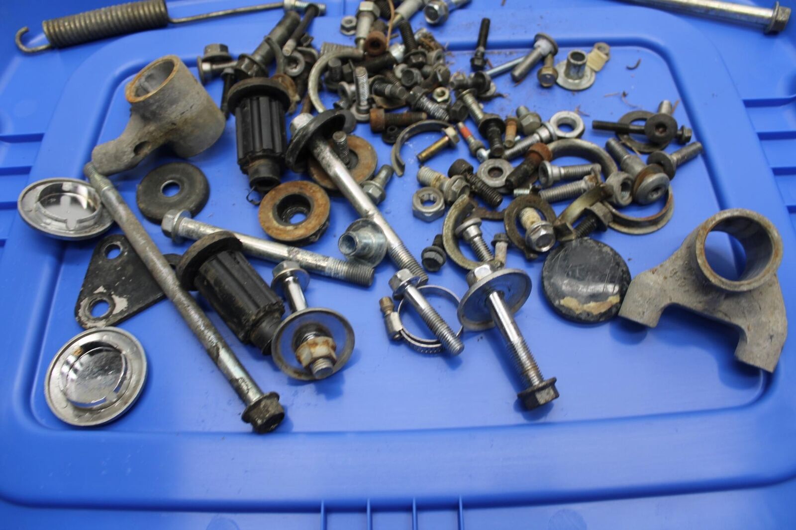 1996 Kawasaki Ninja 600R ZX600C LEFTOVER MOUNTING BOLTS HARDWARE BB35