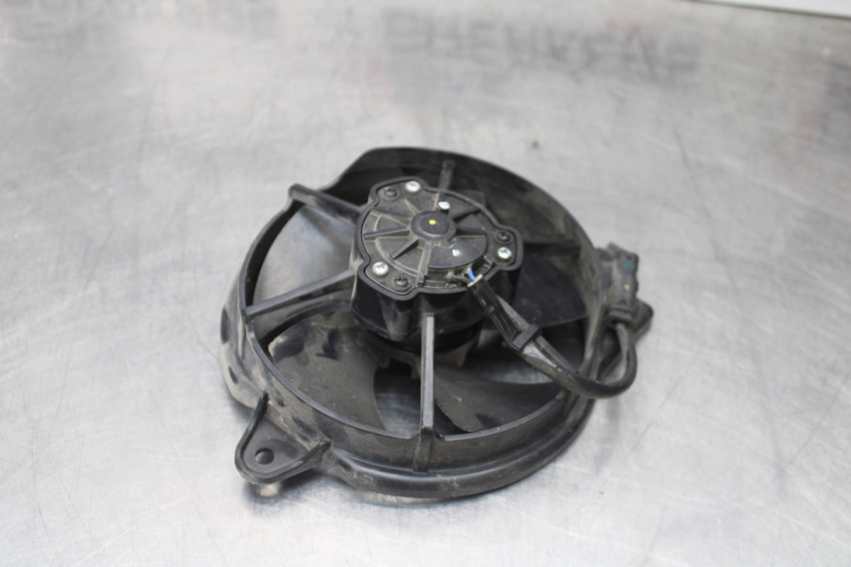 20-23 BMW F900R ENGINE RADIATOR COOLING FAN BB923