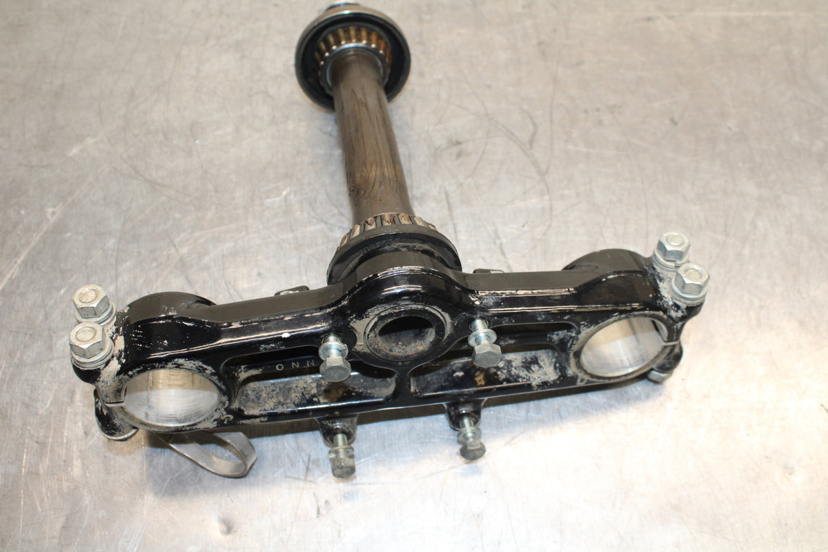 82-83 YAMAHA IT175 FRONT FORKS CLAMP LOWER TRIPLE TREE STEM BB108