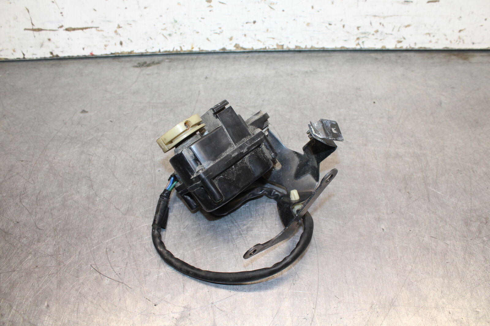 12-16 HONDA CBR1000RR EXHAUST VALVE SERVO MOTOR BB114