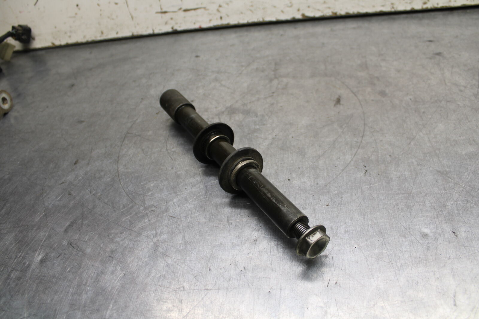 06-07 YAMAHA YZF R6 FRONT WHEEL RIM AXLE PIVOT BOLT BB742