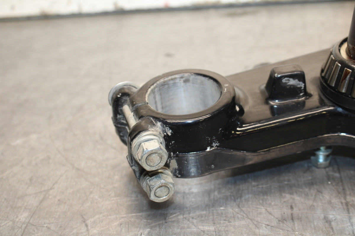 82-83 YAMAHA IT175 FRONT FORKS CLAMP LOWER TRIPLE TREE STEM BB108