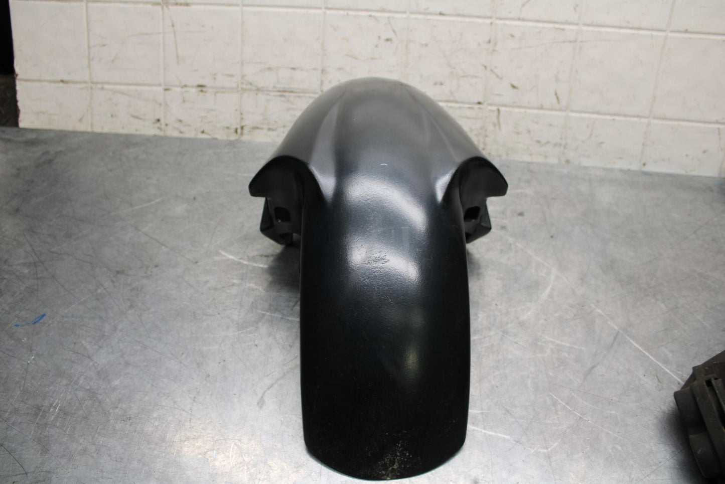2000 Yamaha YZF R6 FRONT WHEEL FENDER COWL FAIRING BB558