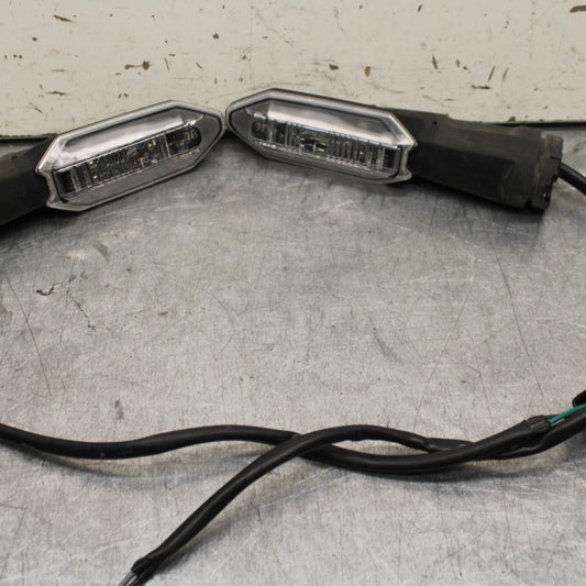 23-24 KAWASAKI NINJA ZX4R FRONT LEFT RIGHT TURN SIGNALS LIGHT INDICATORS BB638