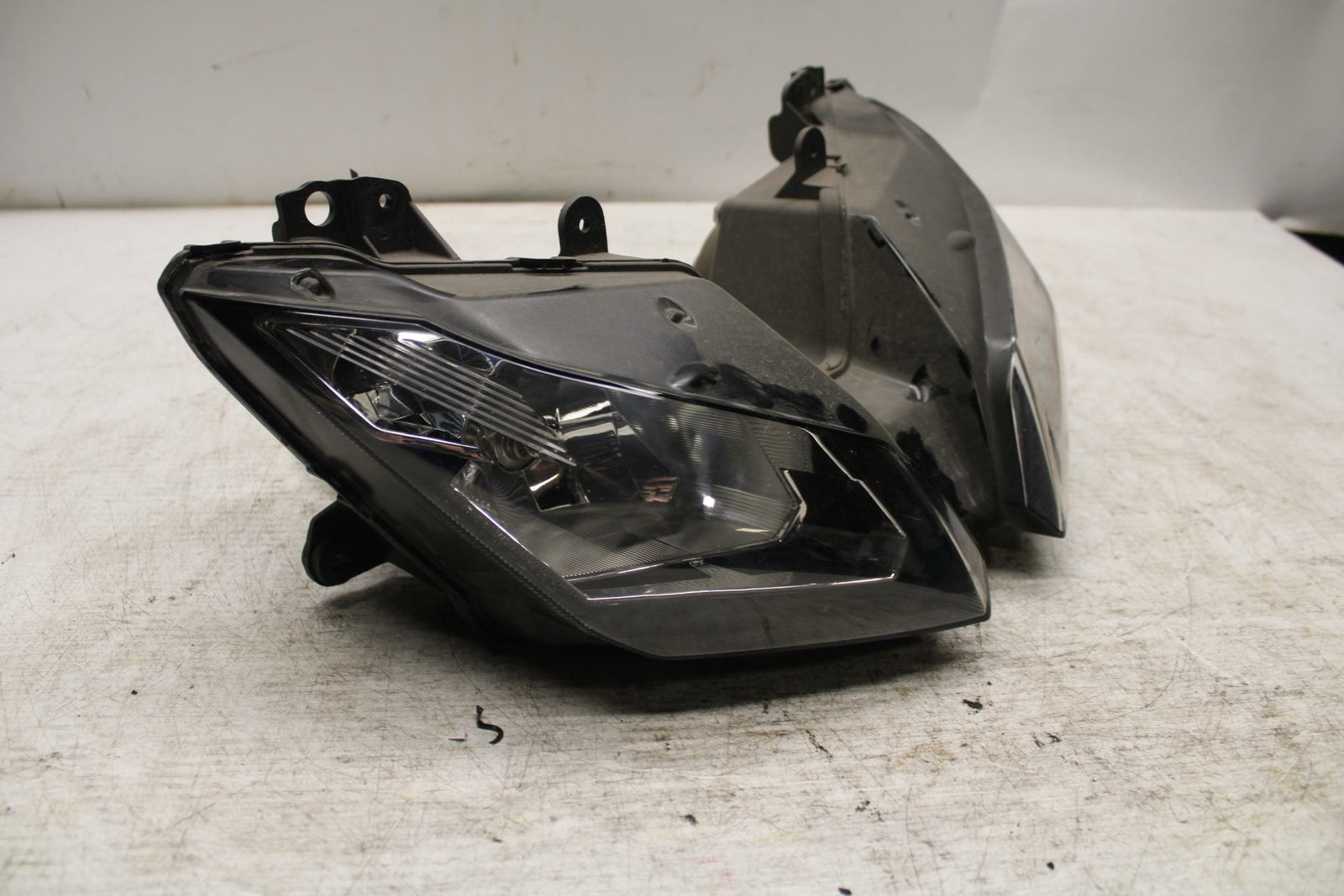 12-13 KAWASAKI EX300 NINJA FRONT HEADLIGHT HEAD LIGHT LAMP BB373