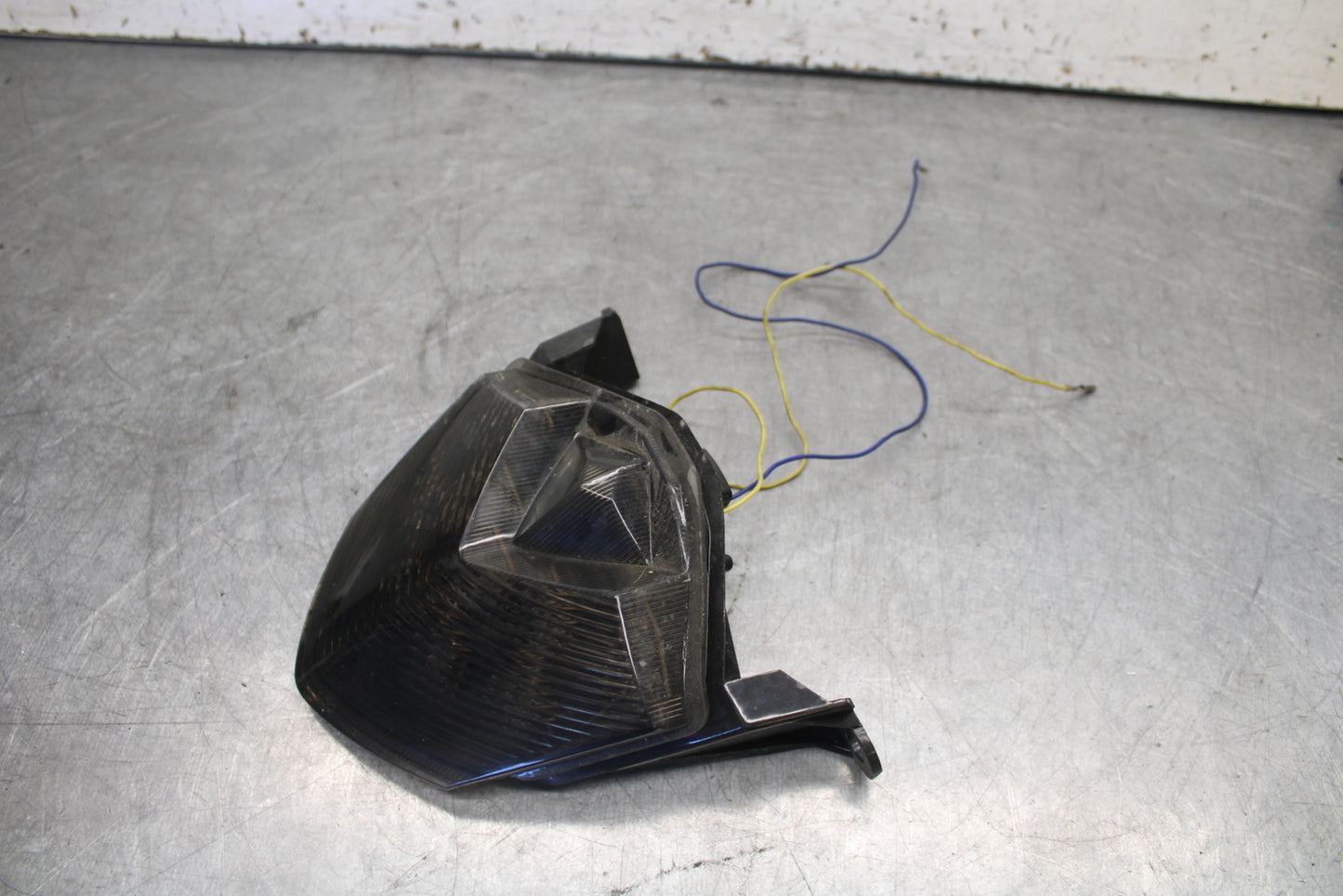 09-12 KAWASAKI NINJA ZX6R AFTERMARKET REAR TAIL TAILLIGHT BACK BRAKE LIGHT BB698