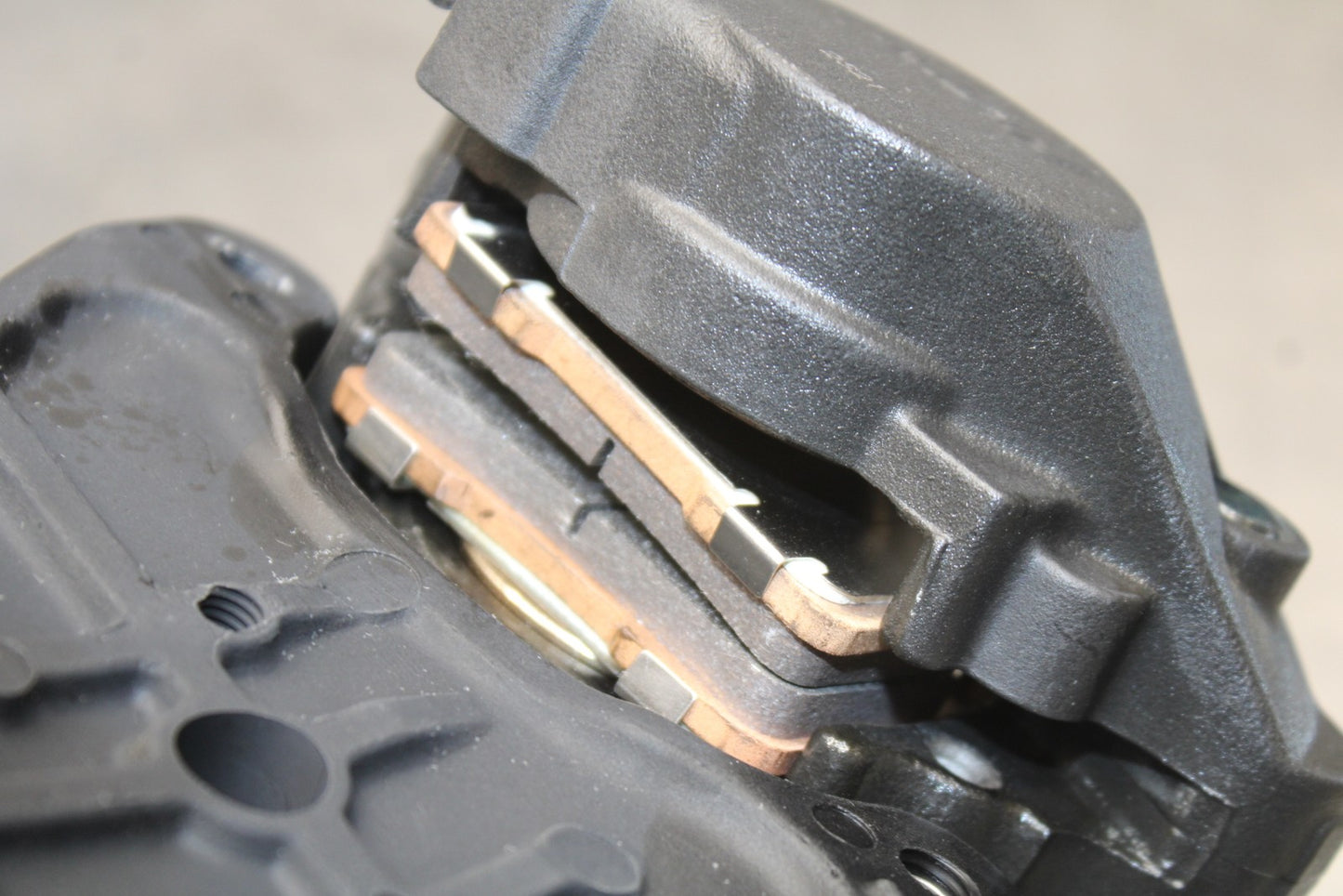 23-24 KAWASAKI NINJA ZX14R REAR BACK BRAKE CALIPER W MOUNT BRACKET BB764