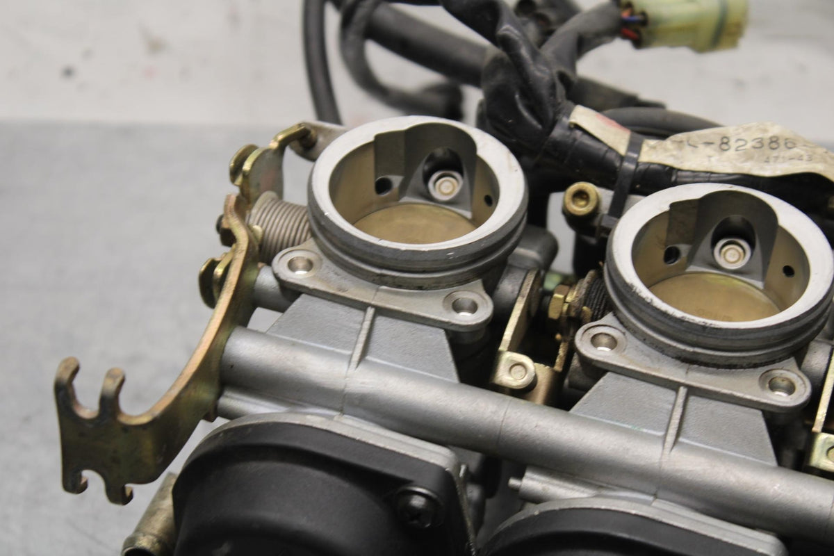 05 YAMAHA YZF R6S MAIN FUEL INJECTORS / THROTTLE BODIES BB600