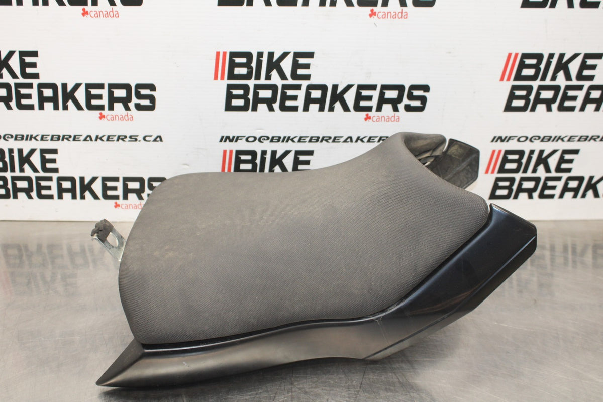 13 KAWASAKI NINJA 650 EX650F ABS FRONT DRIVERS SEAT PAD SADDLE PILLION BB828