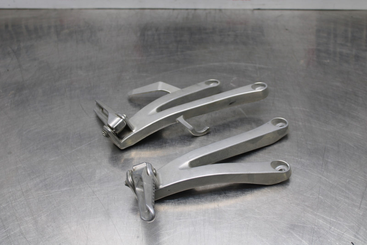07-12 HONDA CBR600RR REAR BACK PASSENGER PEG SET PAIR BB812