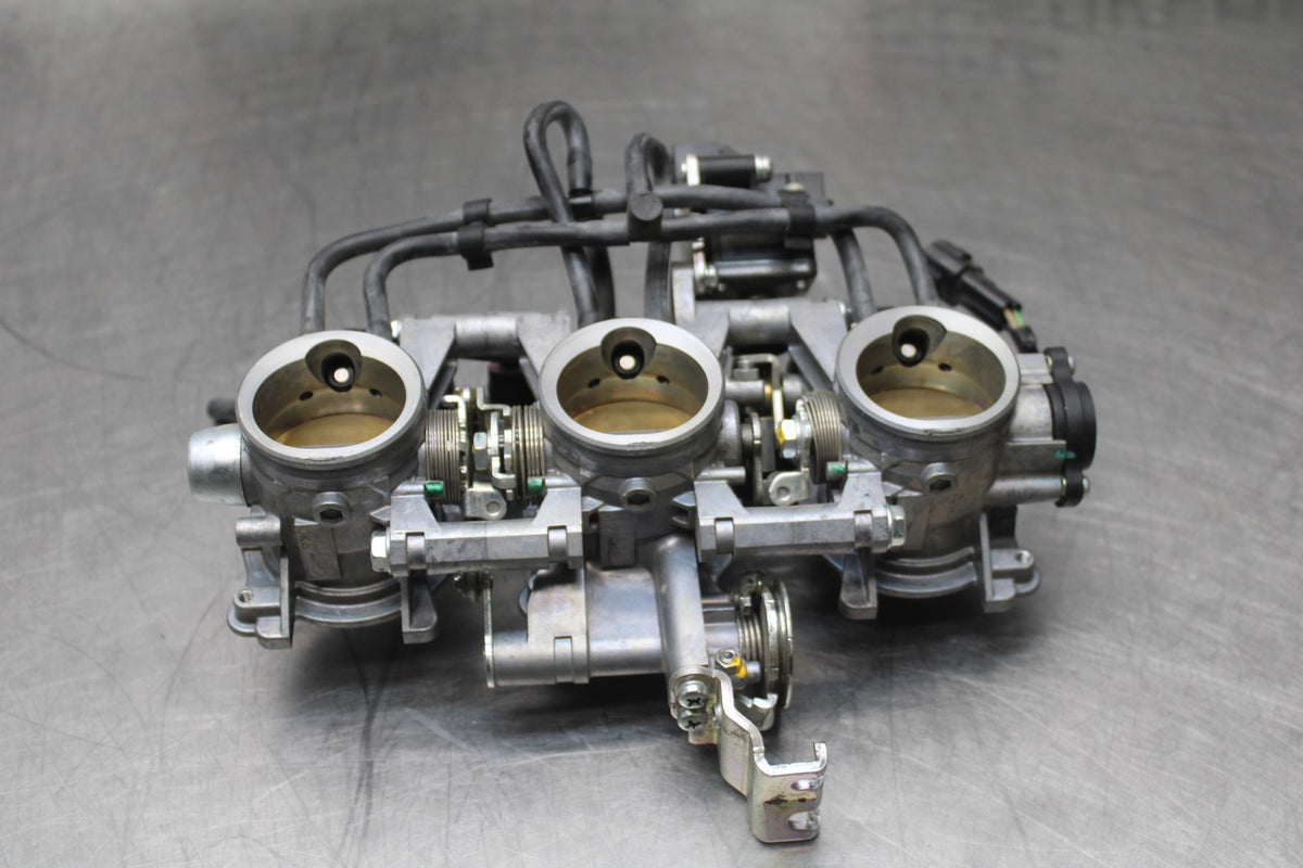 14 TRIUMPH STREET TRIPLE ABS MAIN FUEL INJECTORS / THROTTLE BODIES BB808