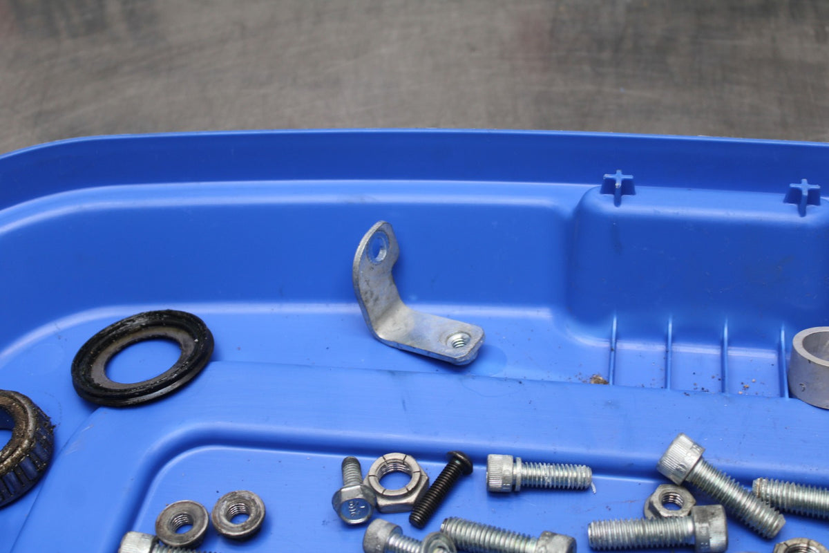 07 HARLEY-DAVIDSON SPORTSTER 1200 CUSTOM XL1200C BOLTS HARDWARE BB833