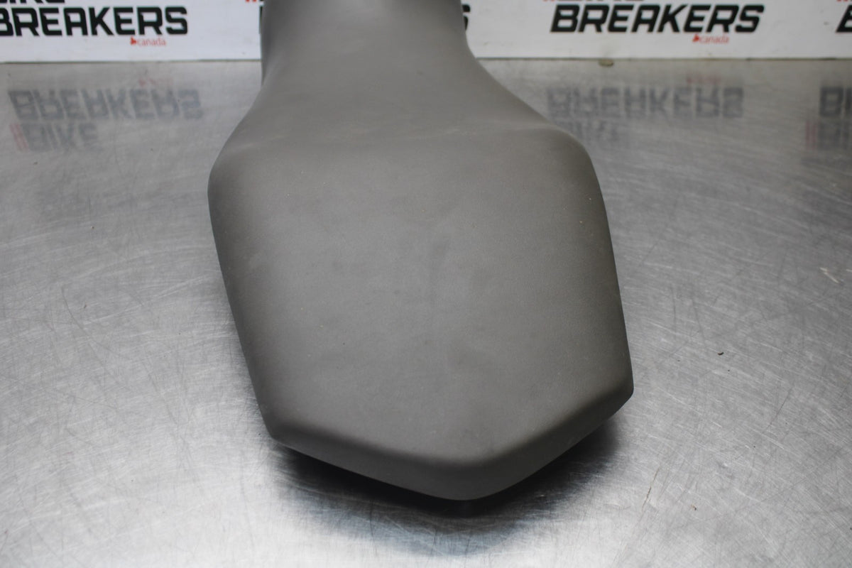 05 DUCATI SUPERSPORT 800 FRONT REAR SEAT SADDLE BB913