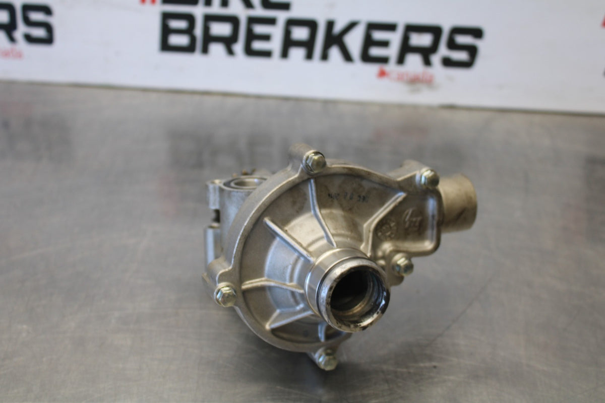 15 TRIUMPH TIGER 800 ENGINE MOTOR OIL PUMP BB873