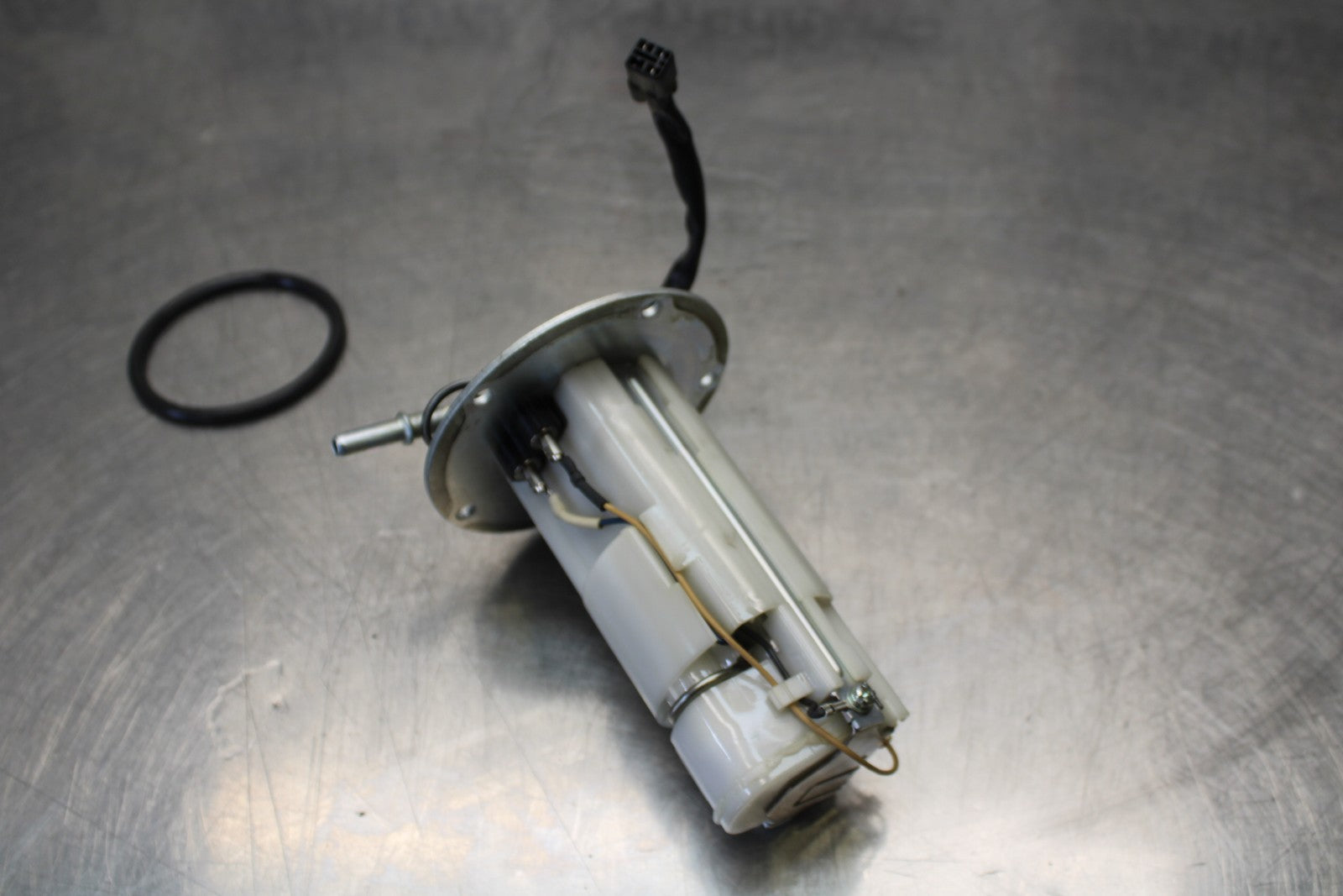 08 KAWASAKI VULCAN 900 FUEL GAS PUMP BB184