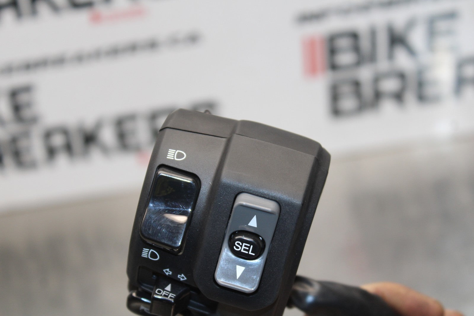 23-24 KAWASAKI NINJA ZX14R LEFT CLIP ON HANDLE HORN SIGNALS SWITCHES BB764