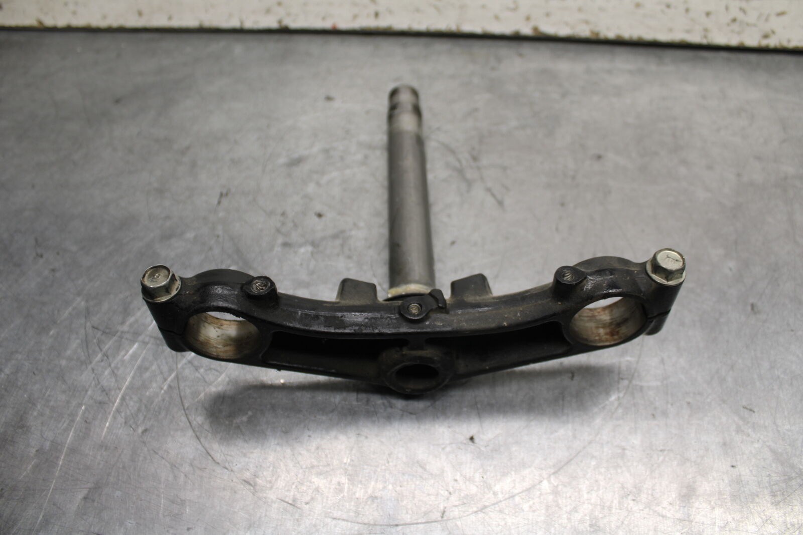 15-16 HONDA CB300F FRONT FORKS CLAMP LOWER TRIPLE TREE STEM BB740