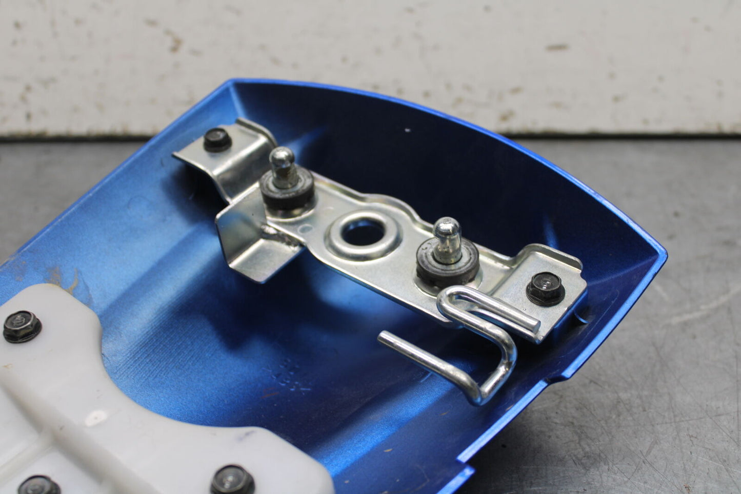 06-07 SUZUKI GSXR 600 750 REAR BACK SEAT SOLO COWL FAIRING COVER BB499