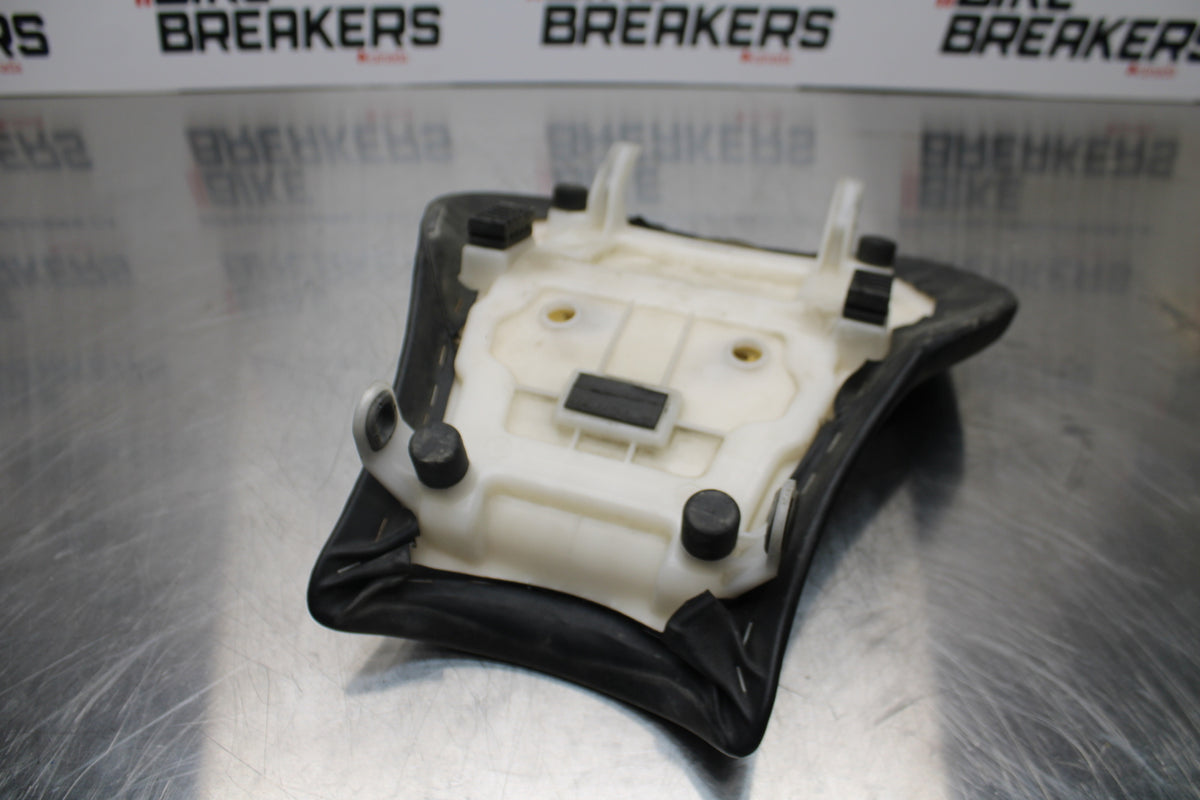 11 SUZUKI GSXR1000 FRONT DRIVERS SEAT PAD SADDLE PILLION BB142