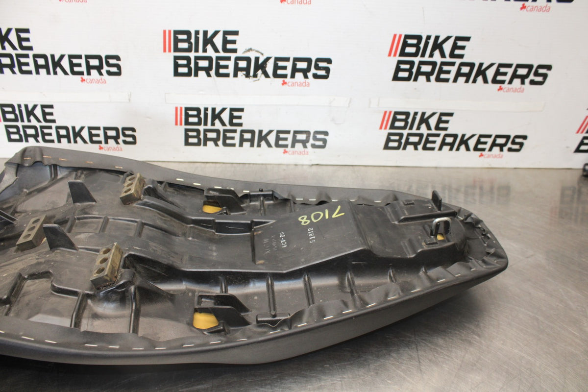 06-07 HONDA INTERCEPTOR 800 VFR800 FRONT REAR SEAT SADDLE BB917