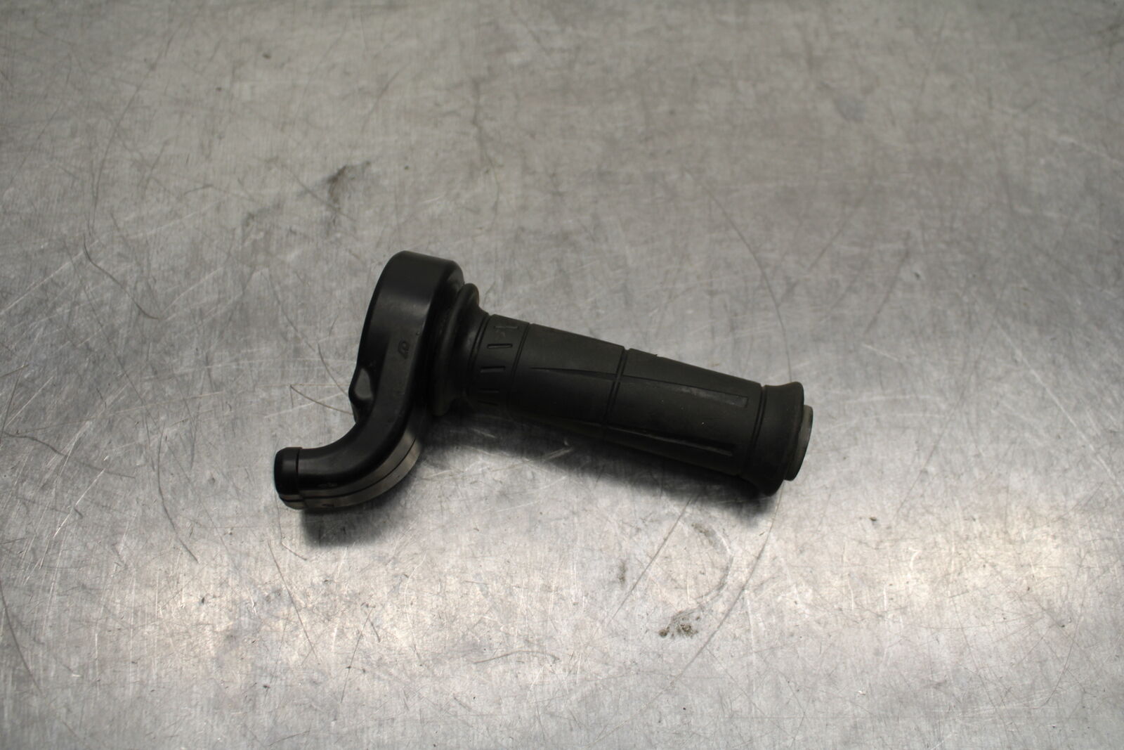 13-17 KAWASAKI NINJA ZX6R ZX636E THROTTLE CABLE LINE HOUSING GUIDE BB735