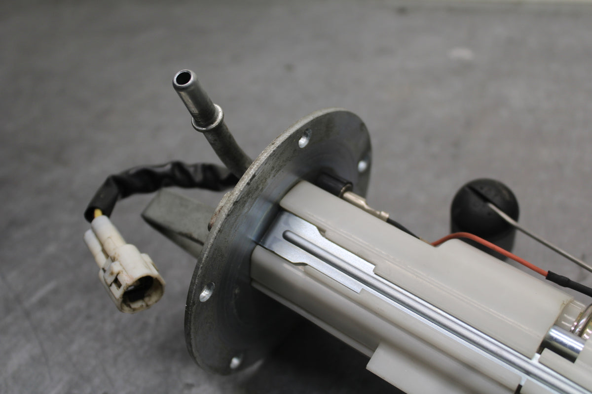 09-11 SUZUKI GSXR1000 FUEL PUMP GAS PETROL SENDER UNIT BB125