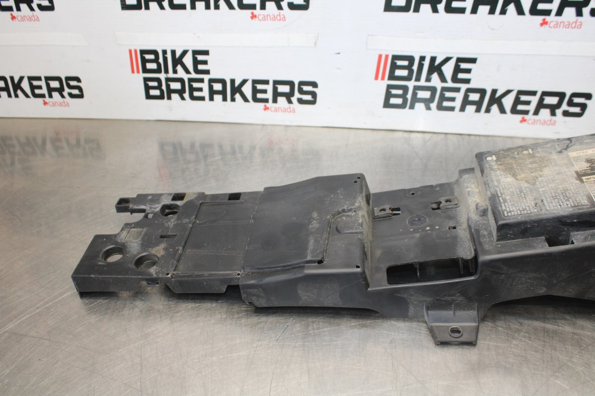 15-17 YAMAHA FJ09 REAR BACK TAIL UNDERTAIL BATTERY TRAY PLASTIC BB906