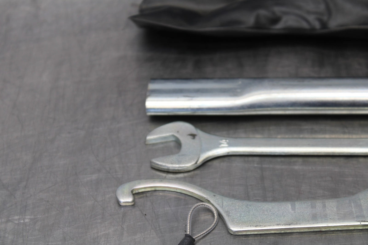 15-17 YAMAHA FJ09 STOCK TOOLS OEM TOOL BAG KIT SET BB906