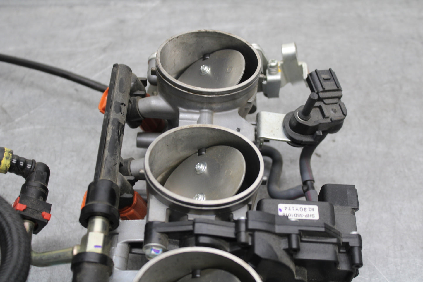 13-18 KAWASAKI NINJA ZX6R MAIN FUEL INJECTORS / THROTTLE BODIES 16163-0772 BB666