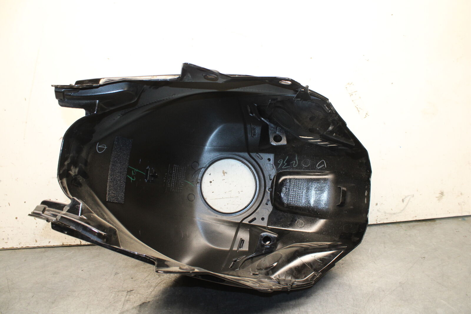19-24 YAMAHA R3 GAS TANK FUEL CELL COVER FAIRING COWL BB736
